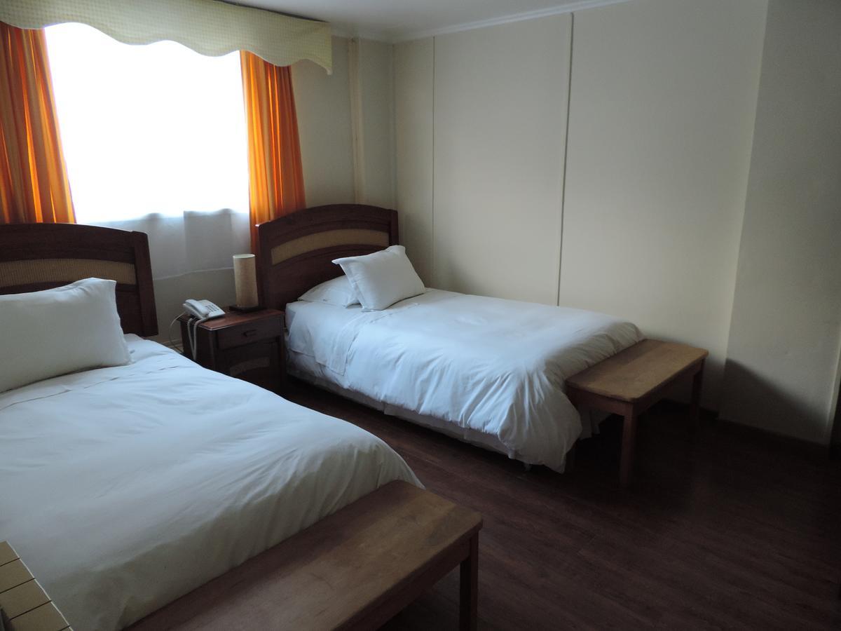 Hostal Oro Fueguino Punta Arenas Exterior photo