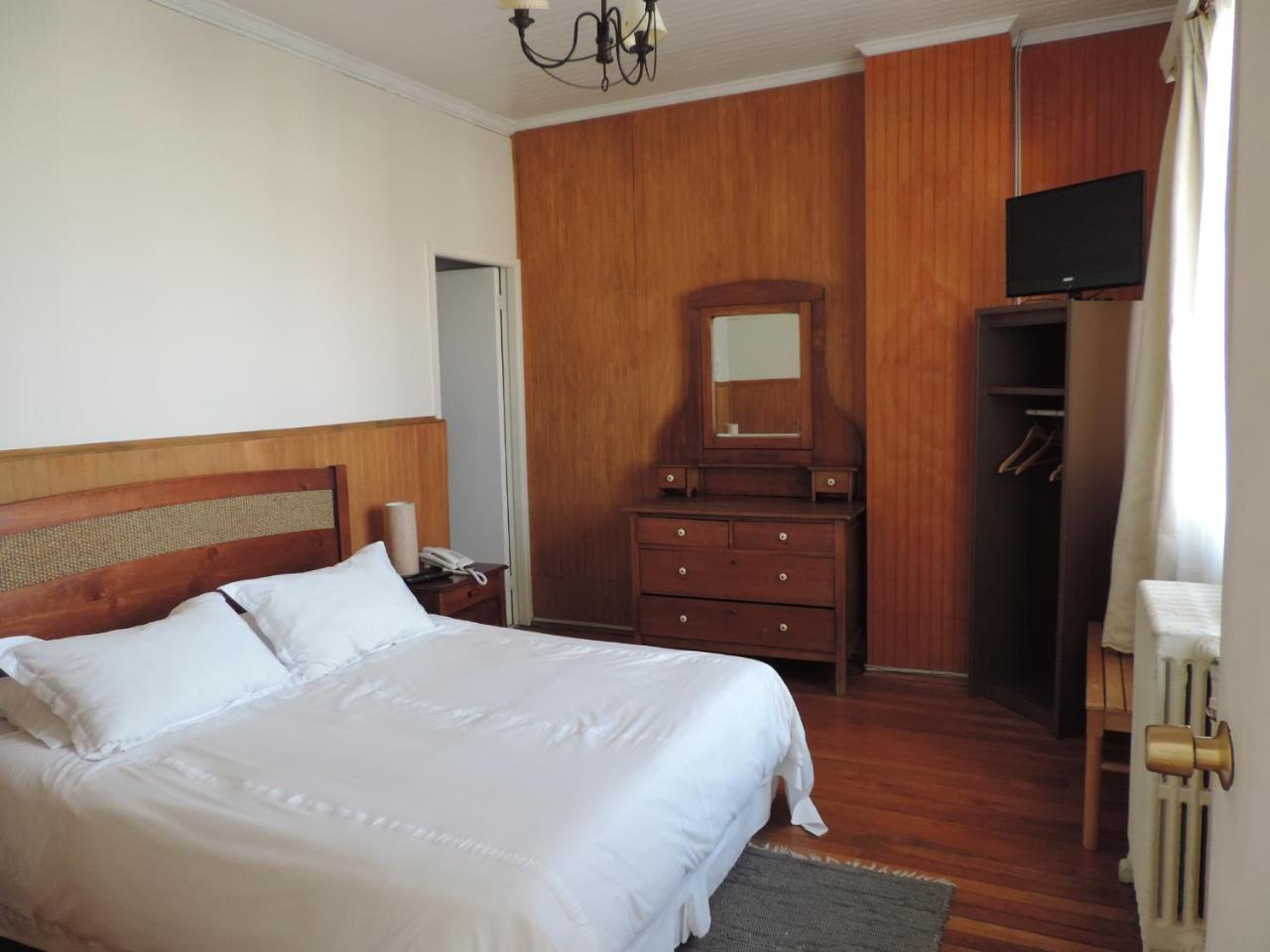 Hostal Oro Fueguino Punta Arenas Exterior photo
