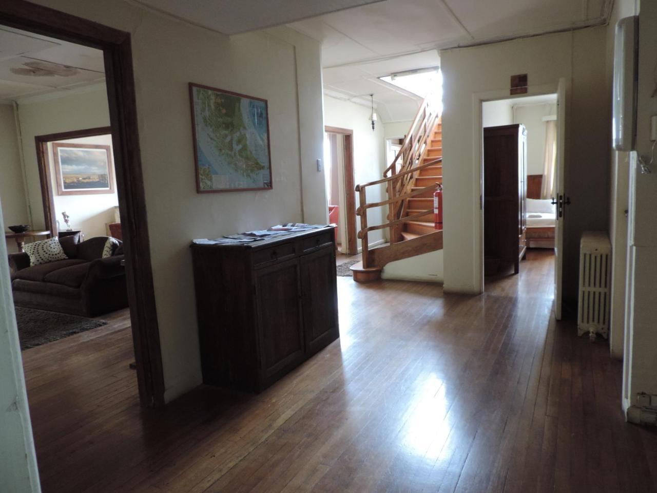 Hostal Oro Fueguino Punta Arenas Exterior photo